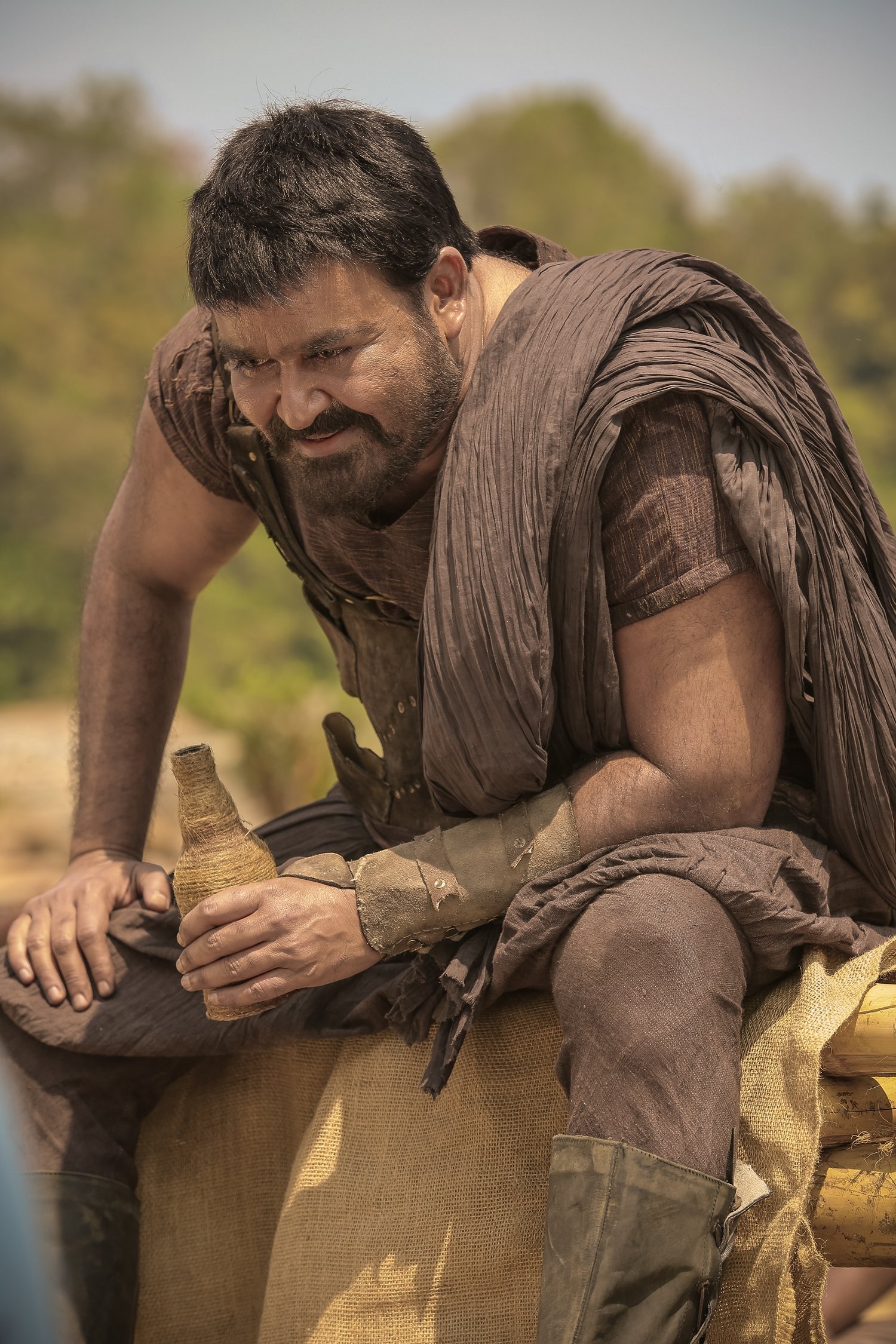 Mohanlal in a cameo role as Ithikkara Pakki for Kayamkulam Kochunni